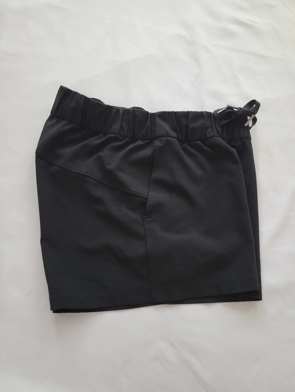 Lululemon On The Fly Shorts Woven Solid Black Size 4‎